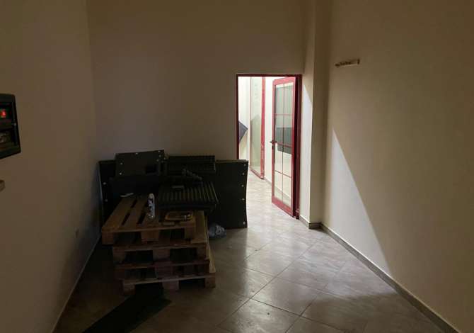 Ambient biznesi me qera 3+1 ne Tirane - 200 Euro