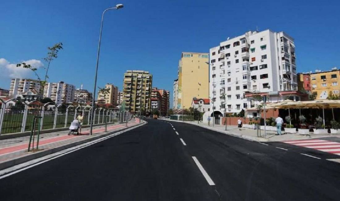 Jepet Ambient Biznesi me Qira tek Rruga e Kosovareve.