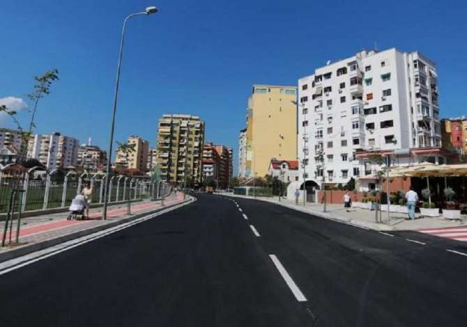 Ambient biznesi me qera 3+1 ne Tirane - 1,100 Euro