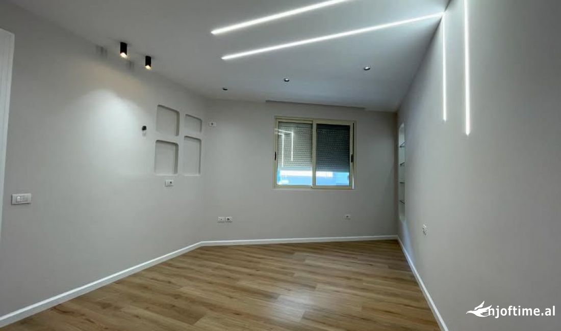 Shtepi ne shitje Apartament ne Lushnje, 1+1, Mobilimi Bosh, pa mobiluar, Pagesa 40,000  Euro.