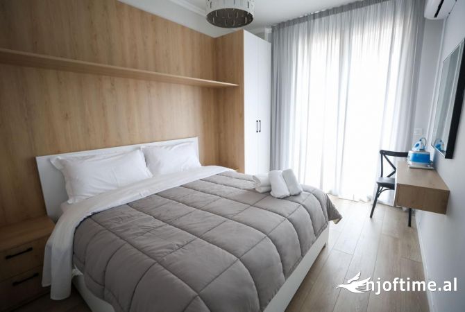 Shtepi ne shitje Apartament ne Tirane, 1+1, Mobilimi E mobiluar, Pagesa 180,000  Euro.