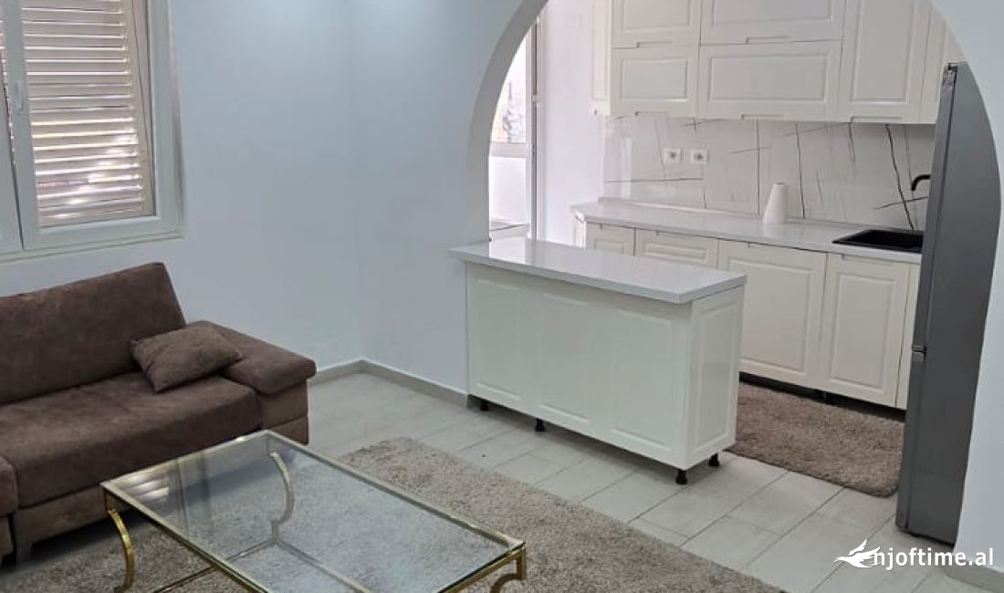 Shtepi ne shitje Apartament ne Tirane, 2+1, Mobilimi E mobiluar, Pagesa 158,000  Euro.