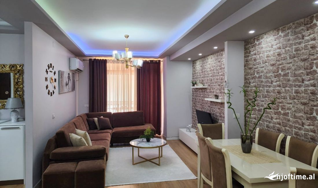 Shtepi ne shitje Apartament ne Tirane, 2+1, Mobilimi E mobiluar, Pagesa 135,000  Euro.