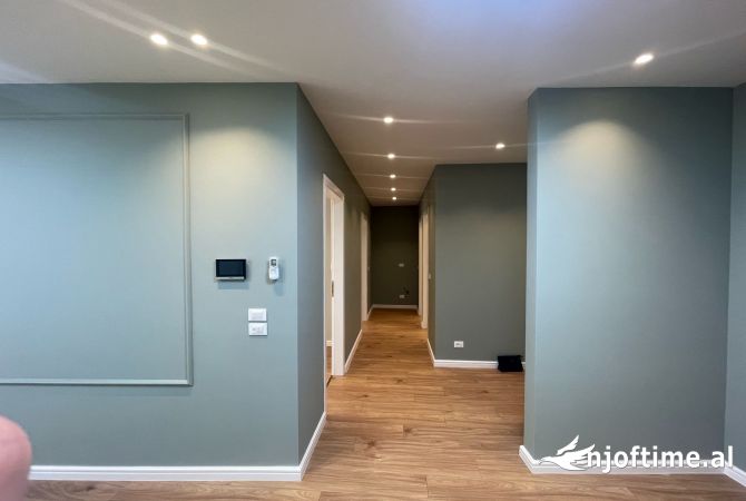 Ambient Biznesi 2+1+2 Poste Parkimi me qira, tek Lake View Residence 