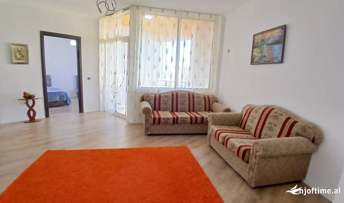 Shtepi ne shitje Apartament ne Tirane, 2+1, Mobilimi E mobiluar, Pagesa 125,000  Euro.