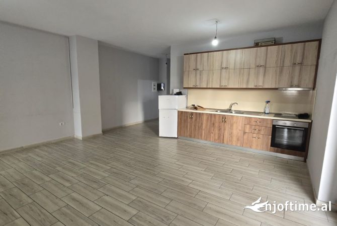 Apartament 2+1 per qira, prane ring centre
