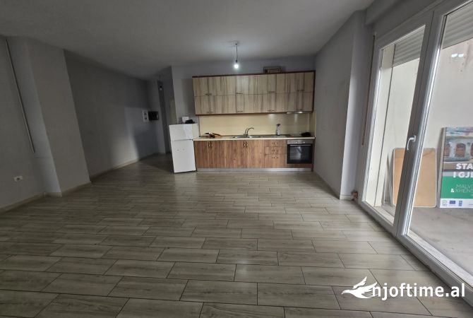 Apartament 2+1 per qira, prane ring centre