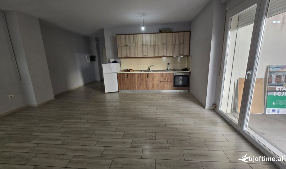 Apartament 2+1 per qira, prane ring centre