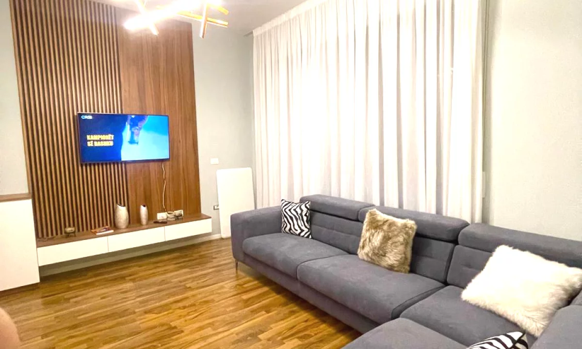 Appartamento in affitto a Tirana 1+1, Arredato