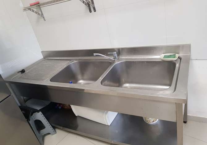 Pajisje biznesi ne shitje ne Tirane - 900 Euro