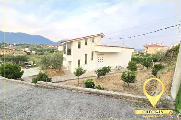 Jepet me qera shtepi private me baçe ne Suak Lart