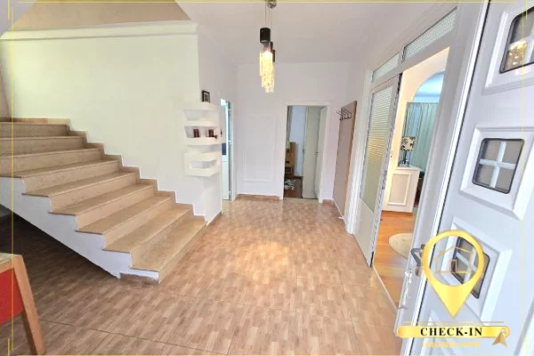 Shtepi me qera Shtepi Private ne Tirane, 1+1, Mobilimi E mobiluar, Pagesa 580  Euro.