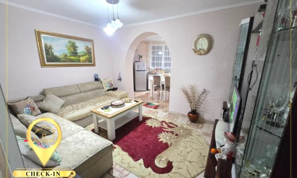 Shtepi ne shitje Apartament ne Tirane, 3+1, Mobilimi Bosh, pa mobiluar, Pagesa 175,000  Euro.