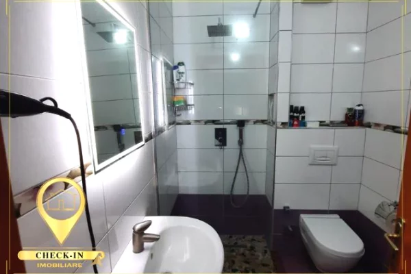 Appartamento in vendita a Tirana 2+1, Arredato