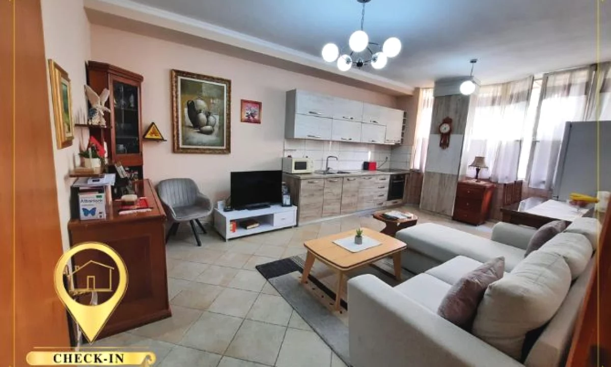 Appartamento in vendita a Tirana 2+1, Arredato