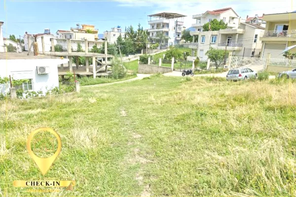 Shitet Toke e Kuqe per ndertim tek Collakt/ Farke, prane Liqenit