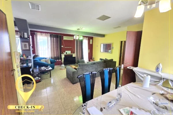 Duplex (casa a 2 piani) in vendita a Tirana 4+1, Arredato