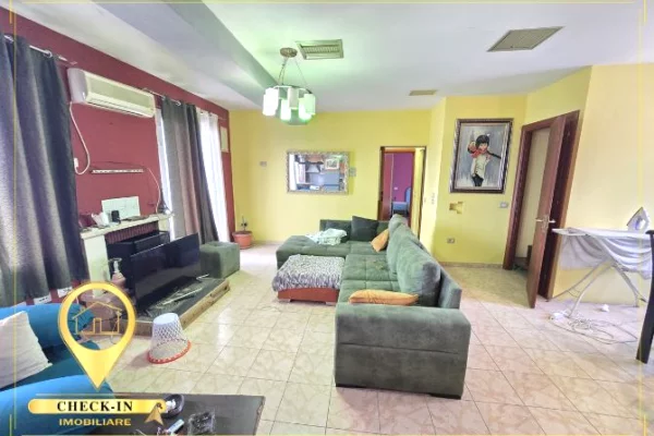 Duplex (casa a 2 piani) in vendita a Tirana 4+1, Arredato