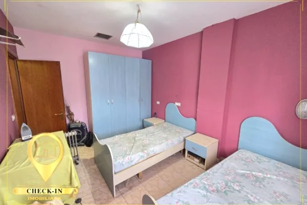 Duplex (casa a 2 piani) in vendita a Tirana 4+1, Arredato