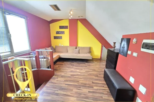 Duplex (casa a 2 piani) in vendita a Tirana 4+1, Arredato