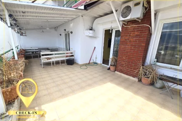 Duplex (casa a 2 piani) in vendita a Tirana 4+1, Arredato