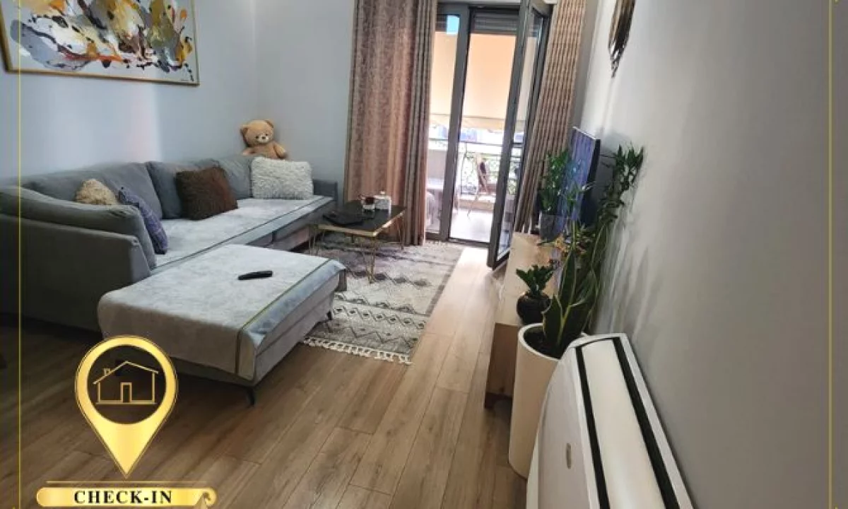 Appartamento in vendita a Tirana 1+1, Arredato