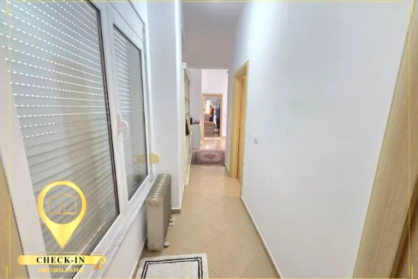 Mansarda(ultimo piano del tetto) in vendita a Tirana 2+1, Arredato