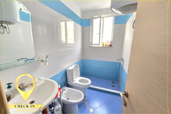 Mansarda(ultimo piano del tetto) in vendita a Tirana 2+1, Arredato