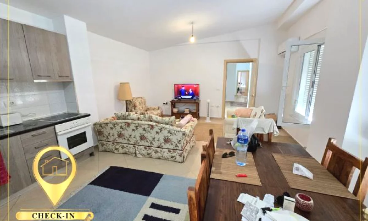 Mansarda(ultimo piano del tetto) in vendita a Tirana 2+1, Arredato