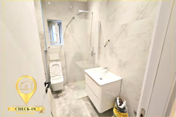 Shtepi ne shitje Apartament ne Tirane, 1+1, Mobilimi Bosh, pa mobiluar, Pagesa 83,000  Euro.