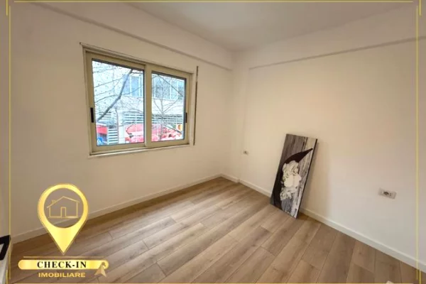 Shtepi ne shitje Apartament ne Tirane, 2+1, Mobilimi Pjeserisht e mobiluar, Pagesa 180,000  Euro.