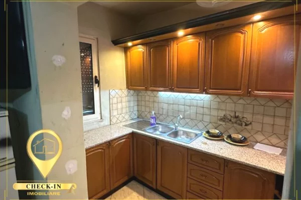 Shtepi ne shitje Apartament ne Tirane, 3+1, Mobilimi Bosh, pa mobiluar, Pagesa 150,000  Euro.