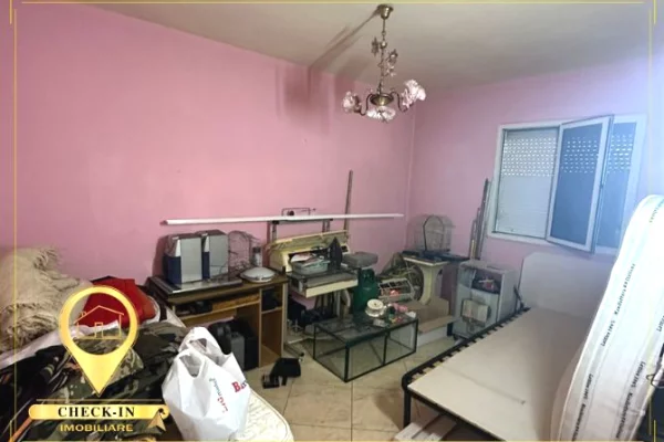 Shtepi ne shitje Apartament ne Tirane, 3+1, Mobilimi Bosh, pa mobiluar, Pagesa 150,000  Euro.