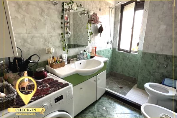 Shtepi me qera Apartament ne Tirane, 2+1, Mobilimi E mobiluar, Pagesa 50,000  Leke.