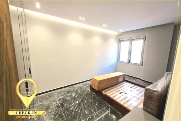 Shtepi me qera Apartament ne Tirane, 2+1, Mobilimi E mobiluar, Pagesa 1,000  Euro.