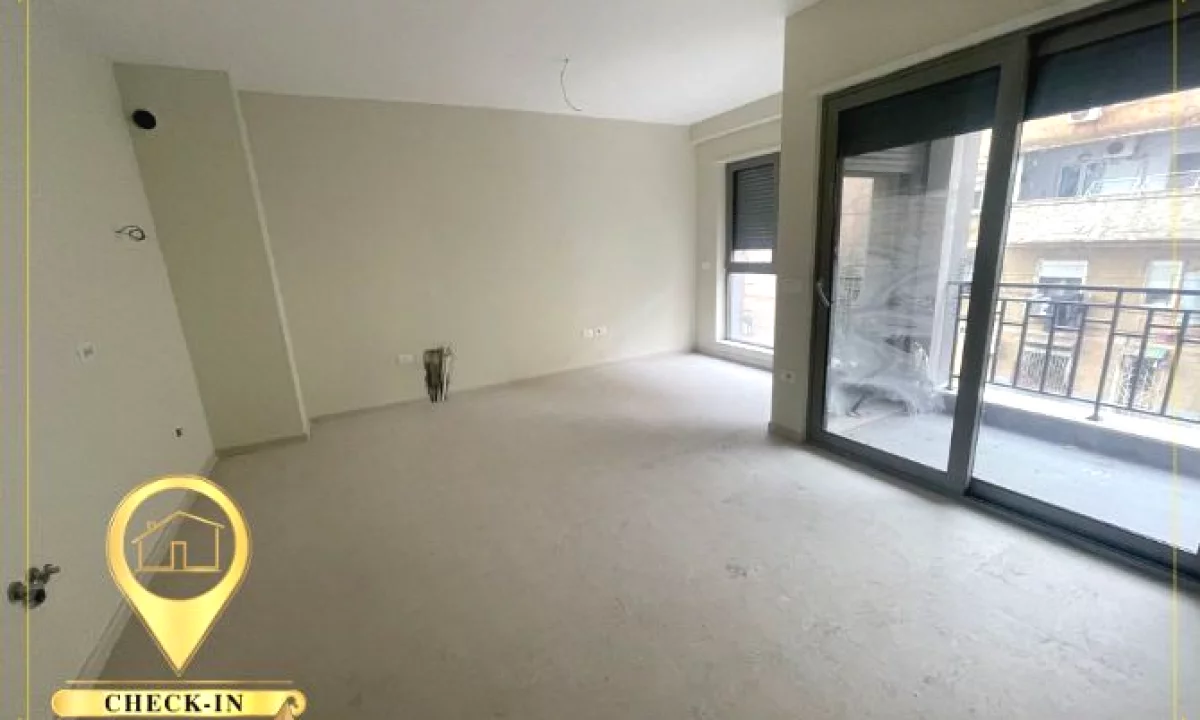 Shtepi ne shitje Apartament ne Tirane, 1+1, Mobilimi Bosh, pa mobiluar, Pagesa 170,000  Euro.