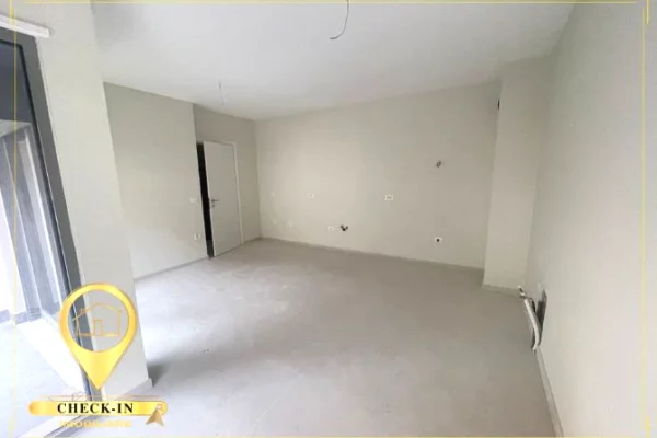 Shtepi ne shitje Apartament ne Tirane, 1+1, Mobilimi Bosh, pa mobiluar, Pagesa 170,000  Euro.