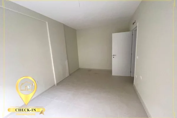 Shtepi ne shitje Apartament ne Tirane, 1+1, Mobilimi Bosh, pa mobiluar, Pagesa 170,000  Euro.