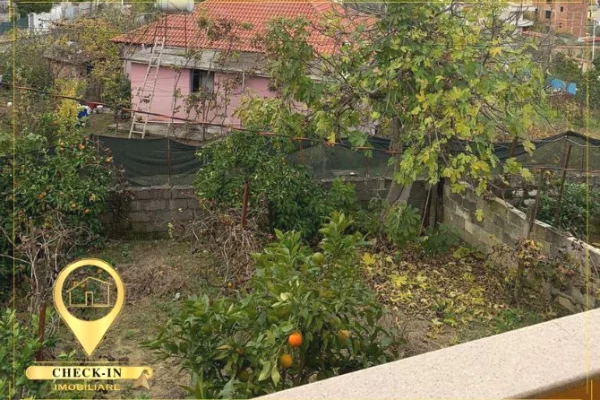 Shtepi ne shitje Vila Luksoze ne Tirane, 4+1, Mobilimi Pjeserisht e mobiluar, Pagesa 250,000  Euro.