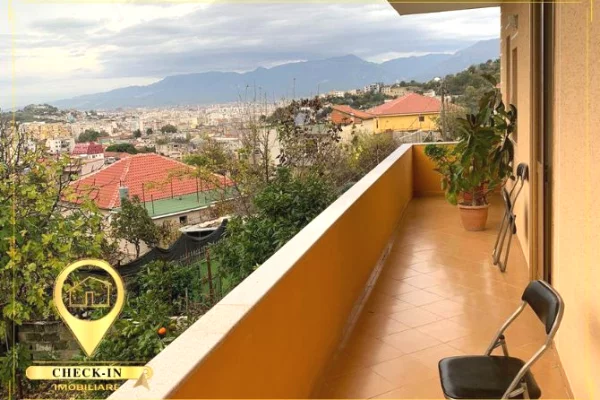 Shtepi ne shitje Vila Luksoze ne Tirane, 4+1, Mobilimi Pjeserisht e mobiluar, Pagesa 250,000  Euro.