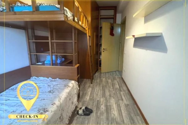 Shtepi ne shitje Apartament ne Tirane, 2+1, Mobilimi Pjeserisht e mobiluar, Pagesa 160,000  Euro.