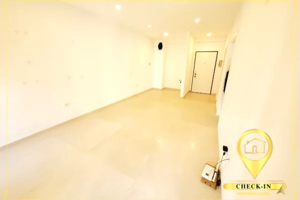 Jepet me Qera Zyre, Kompleksi Zirkon, Spitali 5