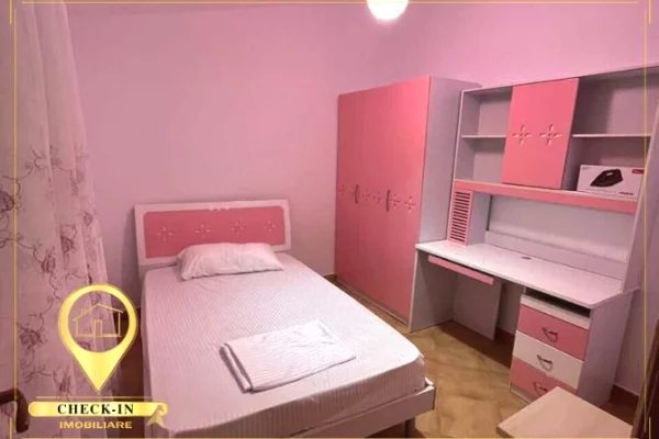 Shtepi ne shitje Apartament ne Durres, 2+1, Mobilimi E mobiluar, Pagesa 166,000  Euro.