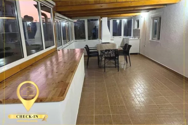 Shtepi ne shitje Apartament ne Durres, 2+1, Mobilimi E mobiluar, Pagesa 166,000  Euro.