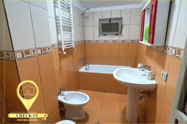 Shtepi ne shitje Apartament ne Durres, 2+1, Mobilimi E mobiluar, Pagesa 166,000  Euro.