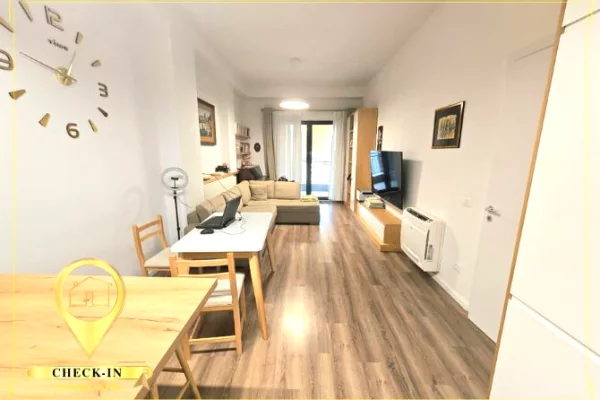 Shitet apartament 2+1+2 tek Pazari i Ri