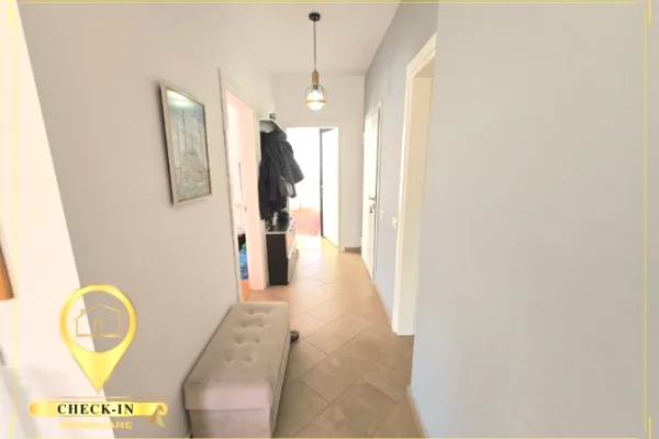 Shtepi ne shitje Apartament ne Tirane, 2+1, Mobilimi E mobiluar, Pagesa 220,000  Euro.