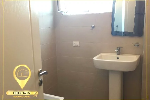 Shtepi me qera Apartament ne Tirane, 1+1, Mobilimi E mobiluar, Pagesa 450  Euro.