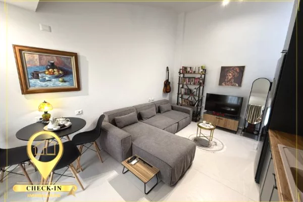 Shtepi ne shitje Apartament ne Tirane, 1+1, Mobilimi E mobiluar, Pagesa 105,000  Euro.