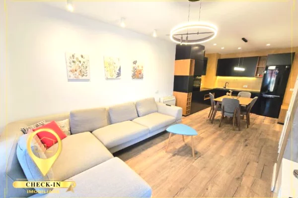 Shtepi me qera Apartament ne Tirane, 2+1, Mobilimi Bosh, pa mobiluar, Pagesa 800  Euro.